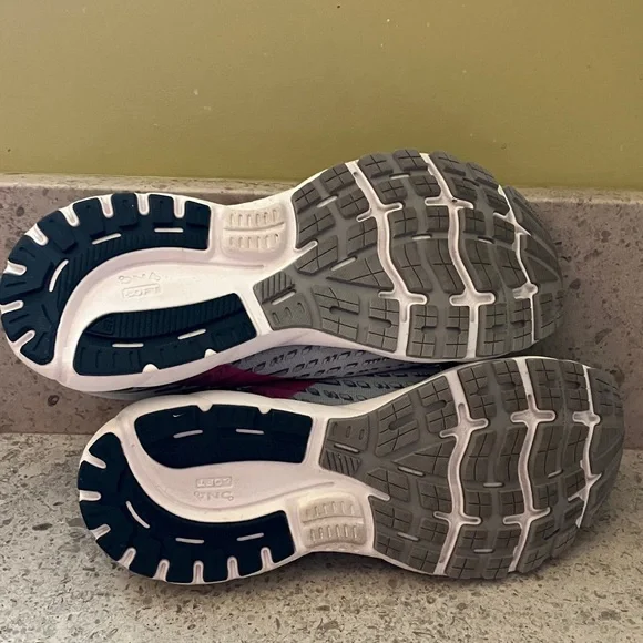 Brooks Ghost 13 Running Walking Gray/Pink Sneaker Women’s Size 11.5 Medium GUC - Picture 4 of 6